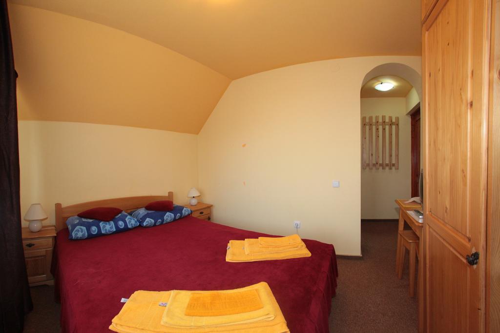 Pensiunea Nadine Hotel Агапия Стая снимка