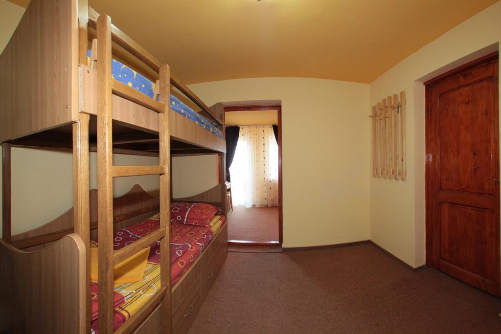 Pensiunea Nadine Hotel Агапия Стая снимка
